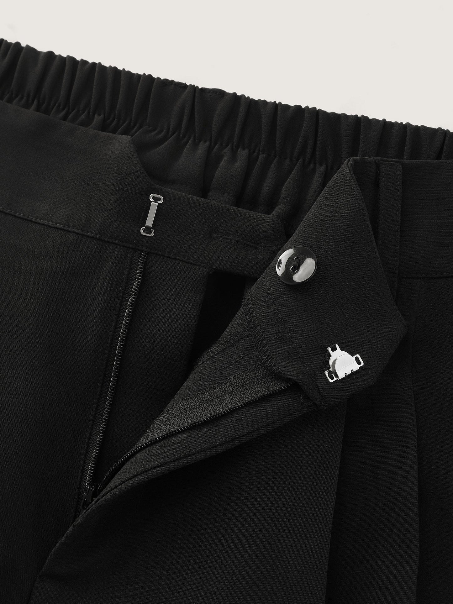 Stretchy Elastic Waist Pleated Shorts