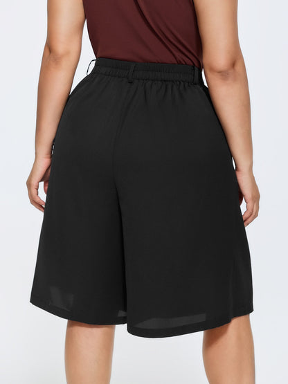 Bermuda Pleated Solid Pocket Shorts