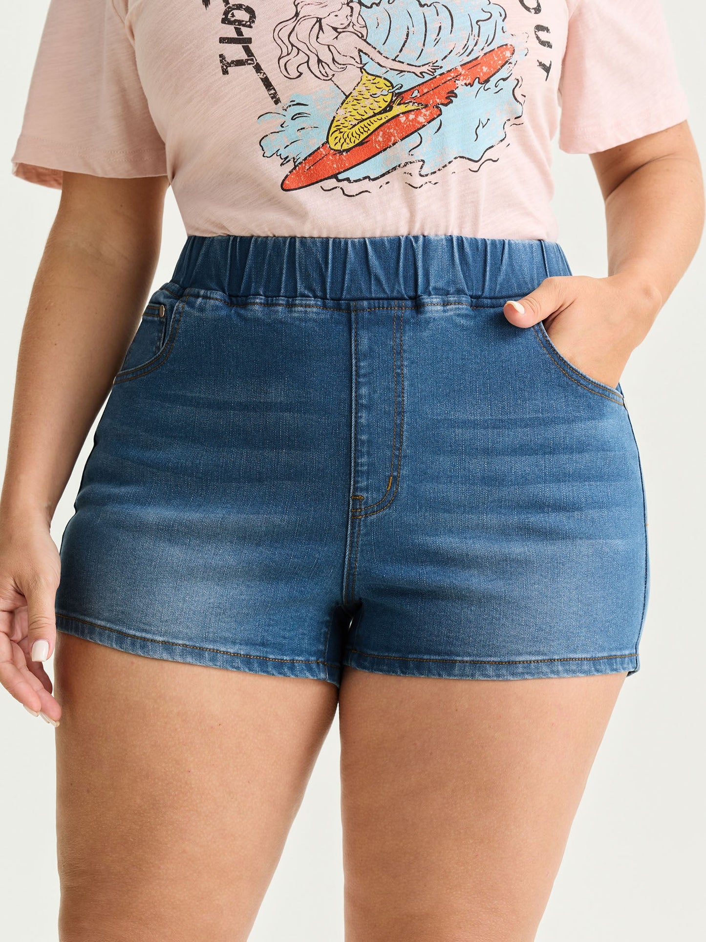 Stretchy Pull-On Pockets Denim Shorts