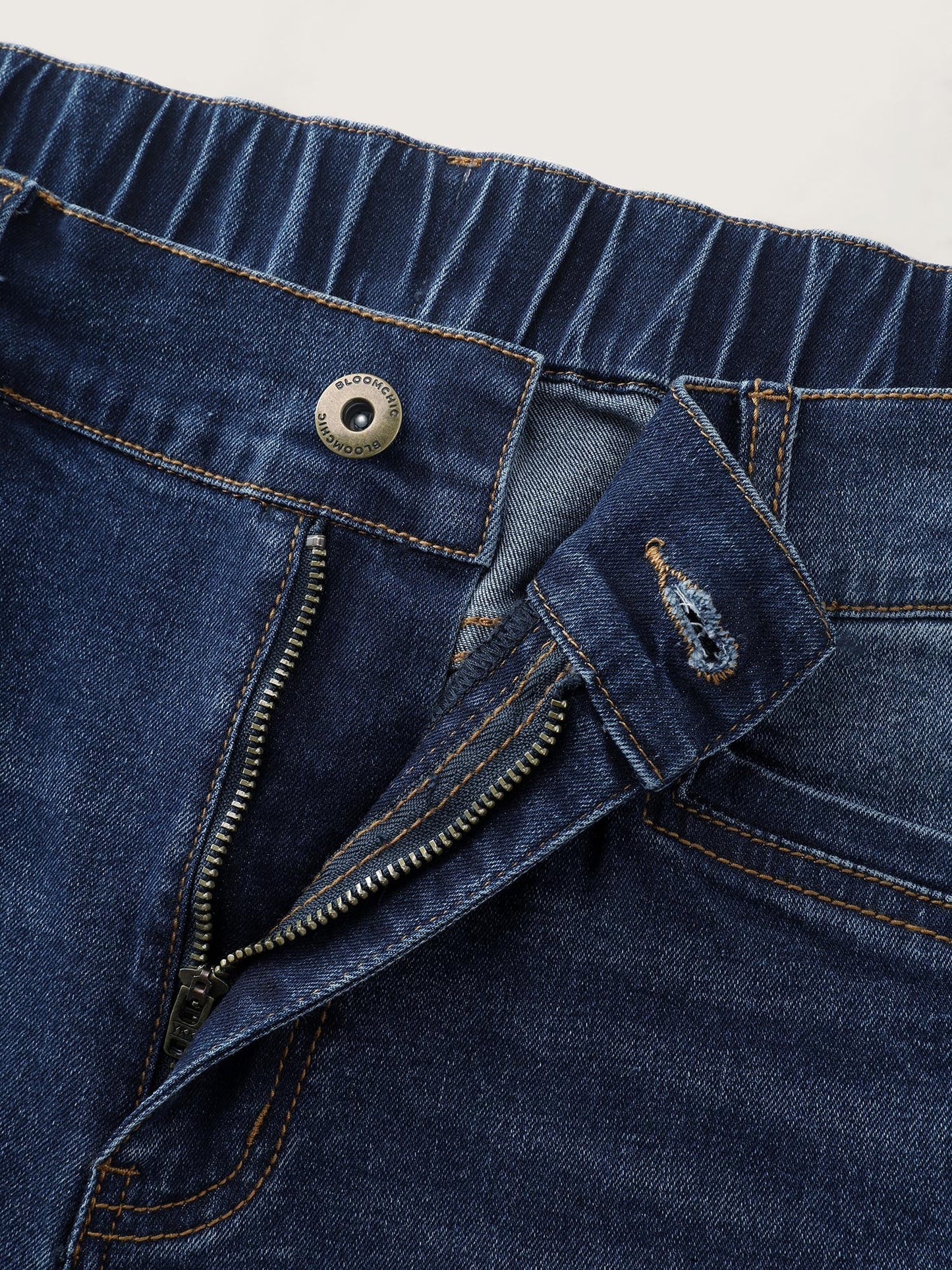 Stretchy Mid-Rise Skinny-Fit Denim Shorts