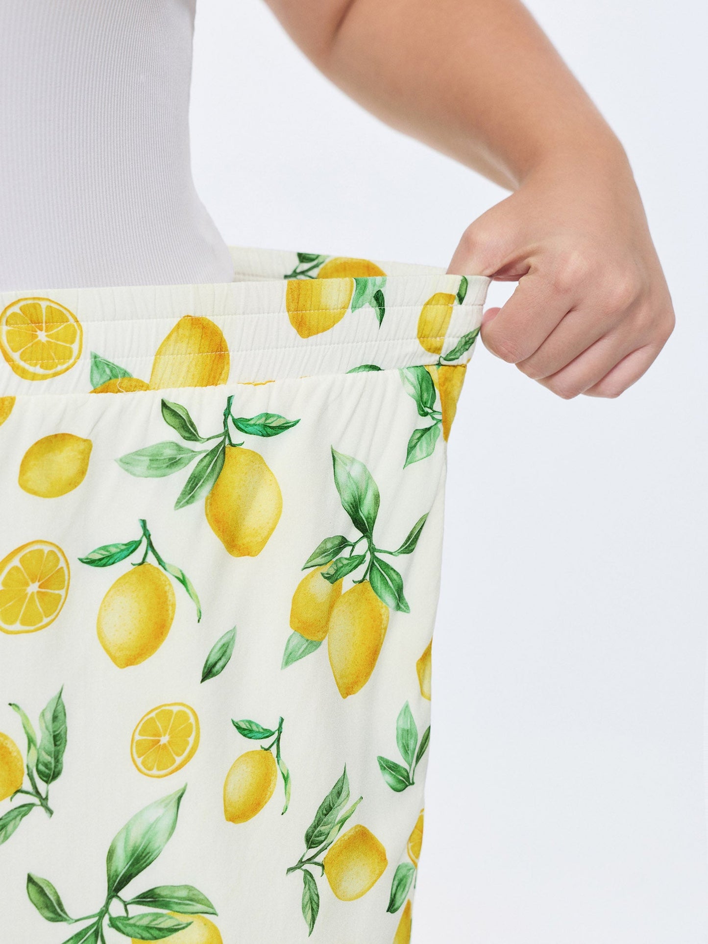 Hand-Painted Lemon Print Pockets Shorts