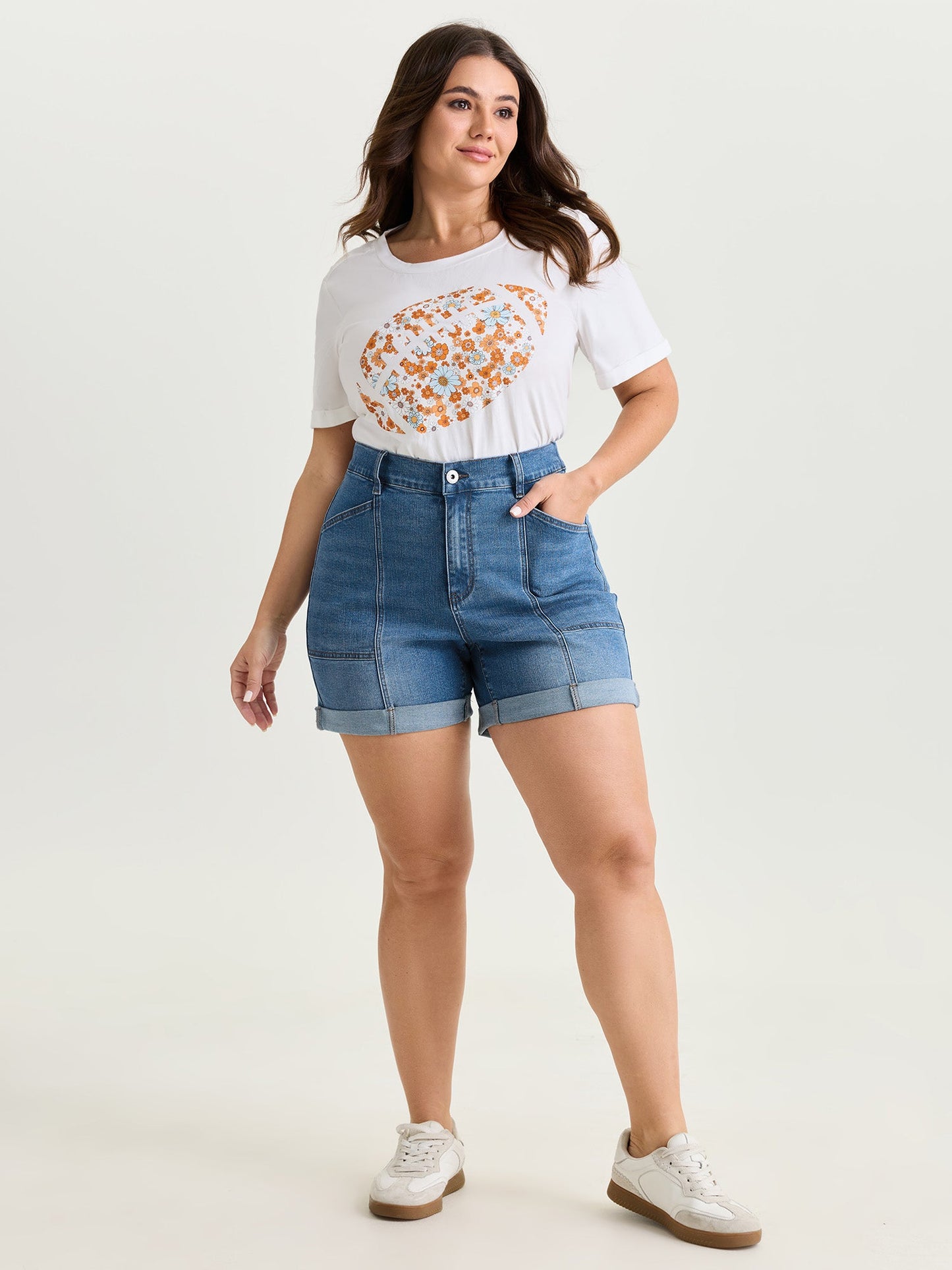 Elastic Waist Folded Hem Straight-Leg Denim Shorts