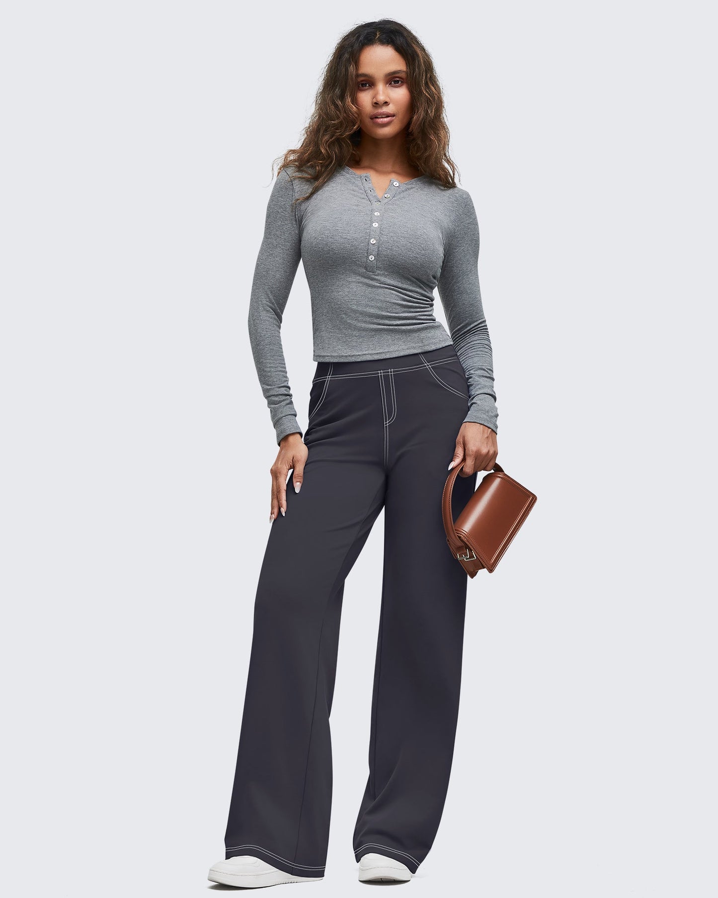 Pantalones EverGoing de pierna ancha de talle alto con pespuntes en contraste