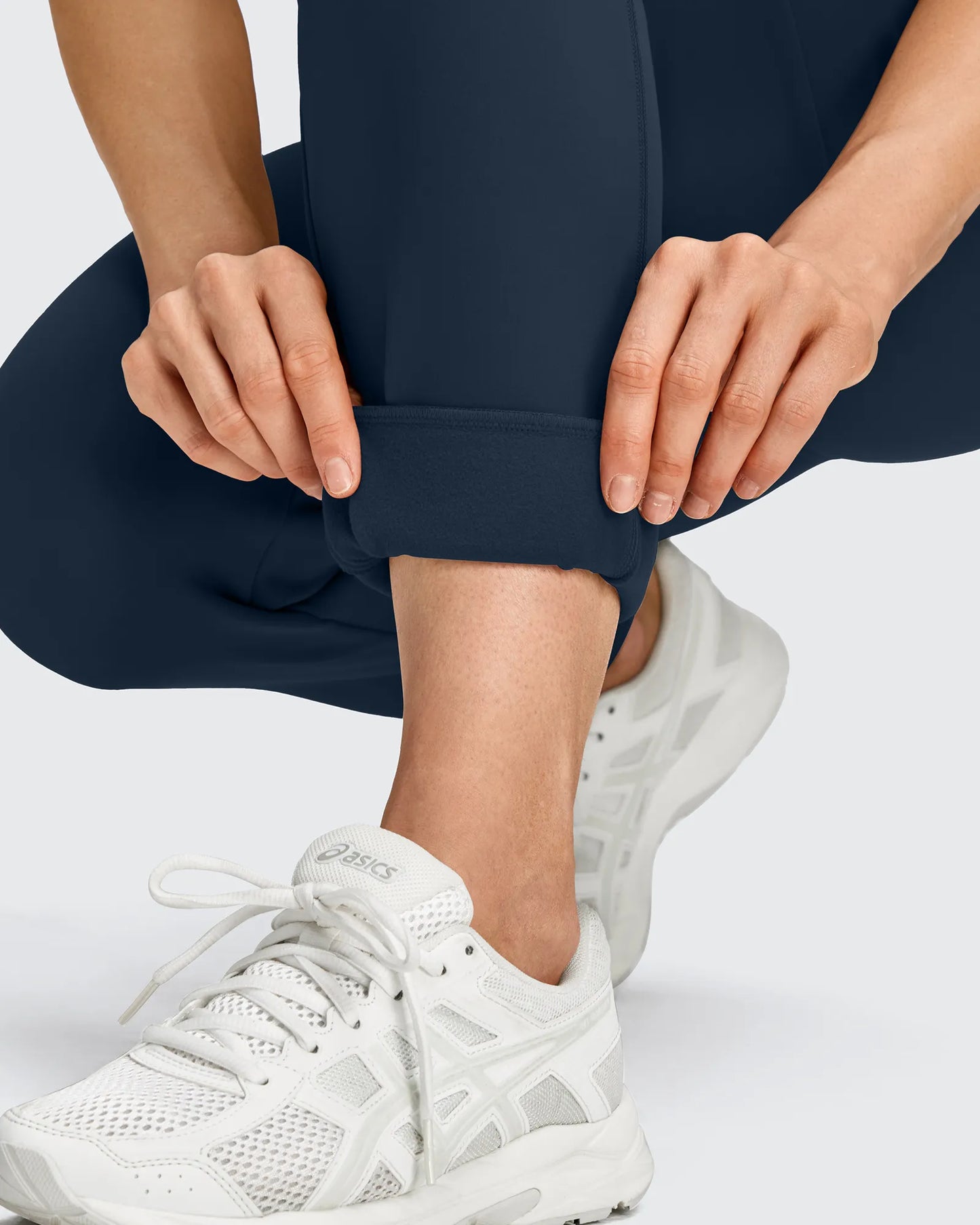 Pantalones deportivos de jogger con forro polar, puños elásticos y bolsillos