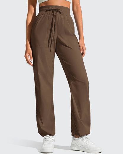 Pantalón de chándal ligero de pierna recta, fruncido y con cordón