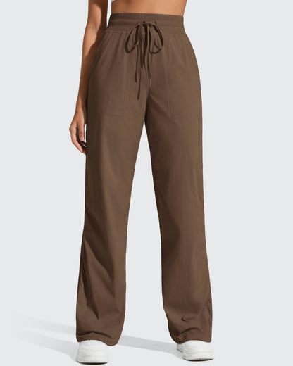 Pantalón de chándal ligero de pierna recta, fruncido y con cordón