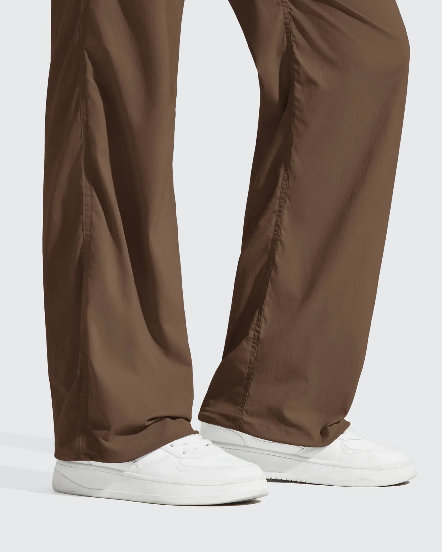 Pantalón de chándal ligero de pierna recta, fruncido y con cordón