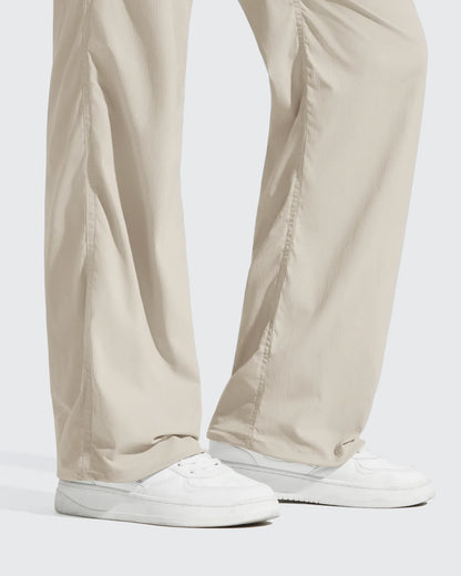 Pantalón de chándal ligero de pierna recta, fruncido y con cordón