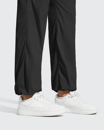 Pantalón de chándal ligero de pierna recta, fruncido y con cordón