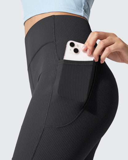 Leggings acanalados de tiro alto con bolsillos y corte de bota