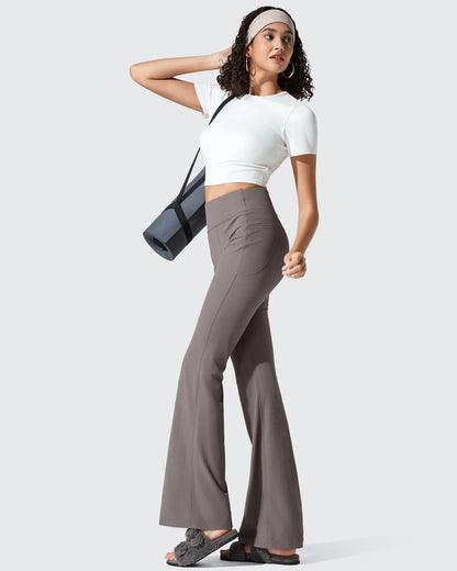 Leggings acanalados de tiro alto con bolsillos y corte de bota