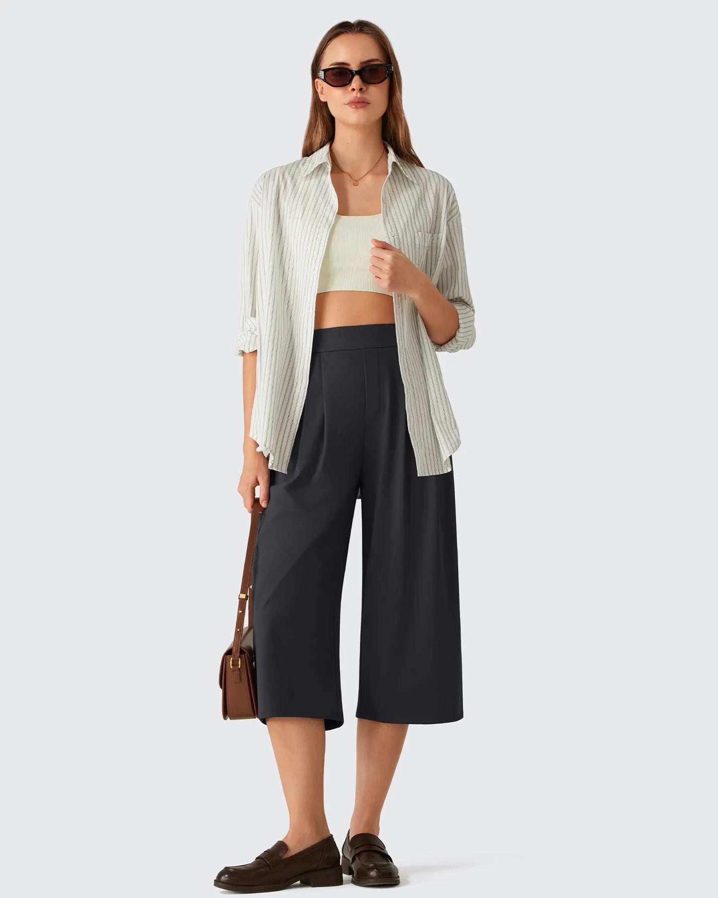 Pantalones capri ShiftReady de pierna ancha con cintura elástica de 18''